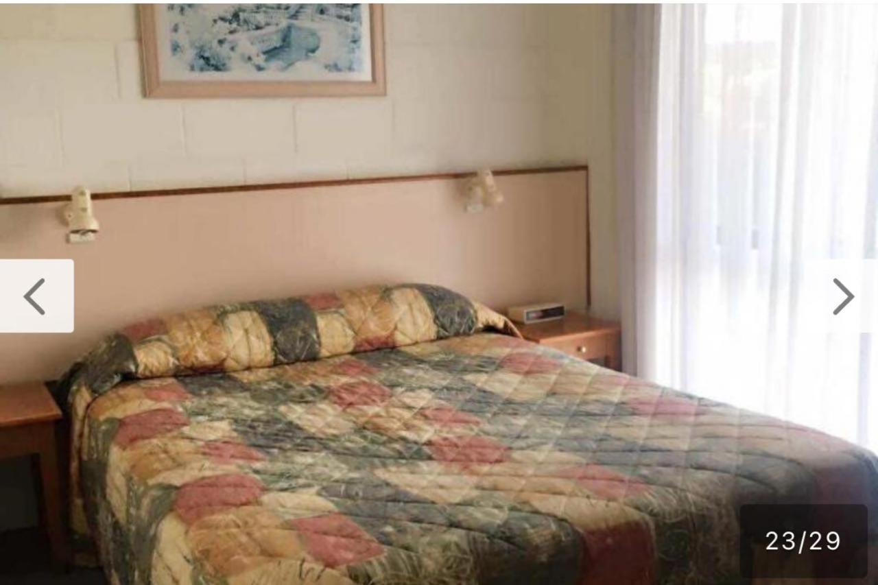 Black Swan Motel Inn Lakes Entrance Exterior foto